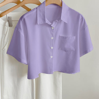 Women's short-sleeve blouse with crop cut and chest pocket – modern casual shirt