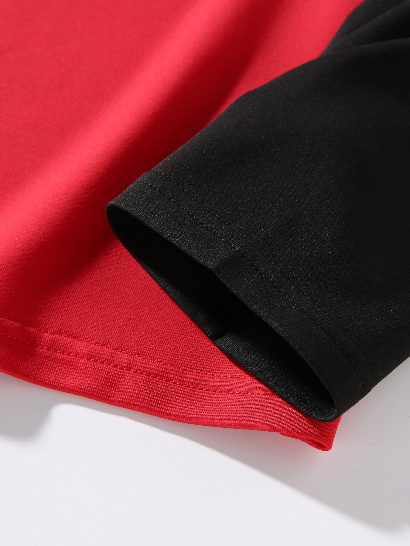 Men’s long-sleeve T-shirt with star print and contrast sleeves