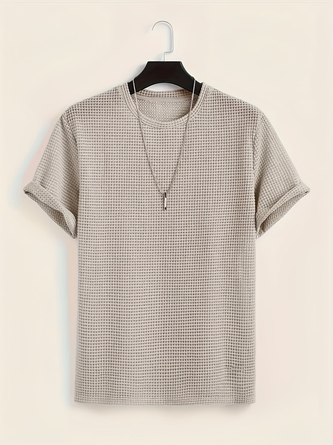 Men's short-sleeve T-shirt with modern mesh design and casual style