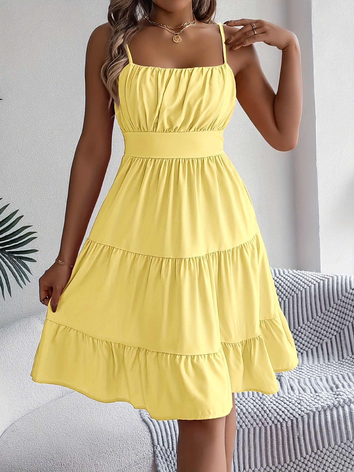 Women's summer dress with spaghetti straps and ruffles – Perfect for vacation and leisure