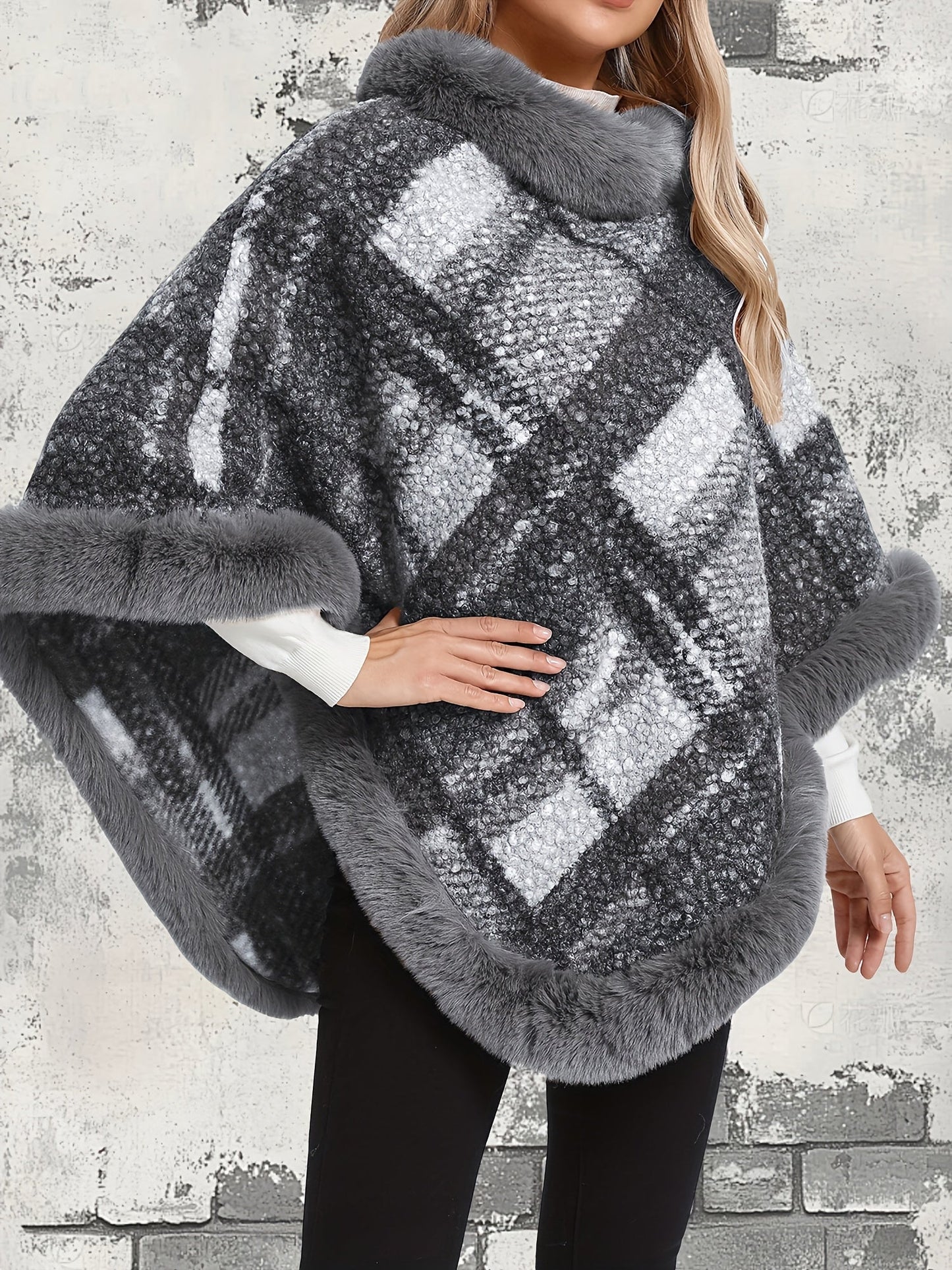 Damen Poncho mit Fellimitatbesatz, kariert, Braun/Grau