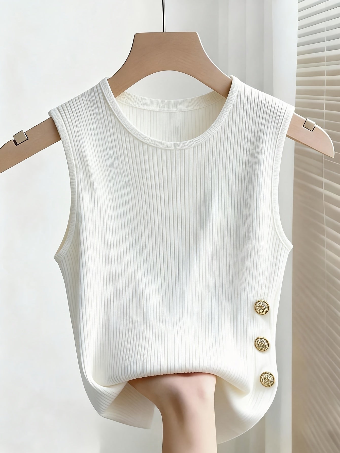 Damen Rippstrick Tanktop mit Knopfdetails – Eleganter Alltags- und Freizeit-Look