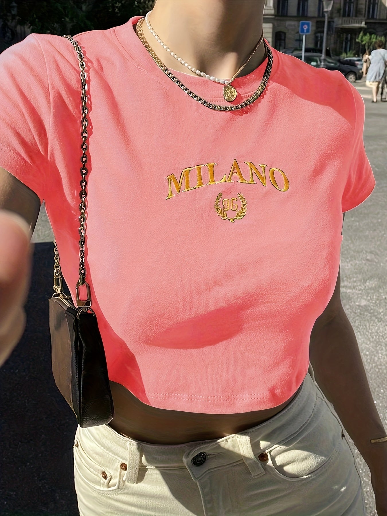 Damen Y2K Milano Crop Top T-Shirt mit Stickerei – Trendiges Sommer Streetwear