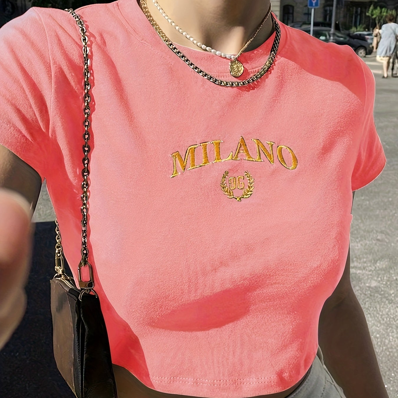 Damen Y2K Milano Crop Top T-Shirt mit Stickerei – Trendiges Sommer Streetwear