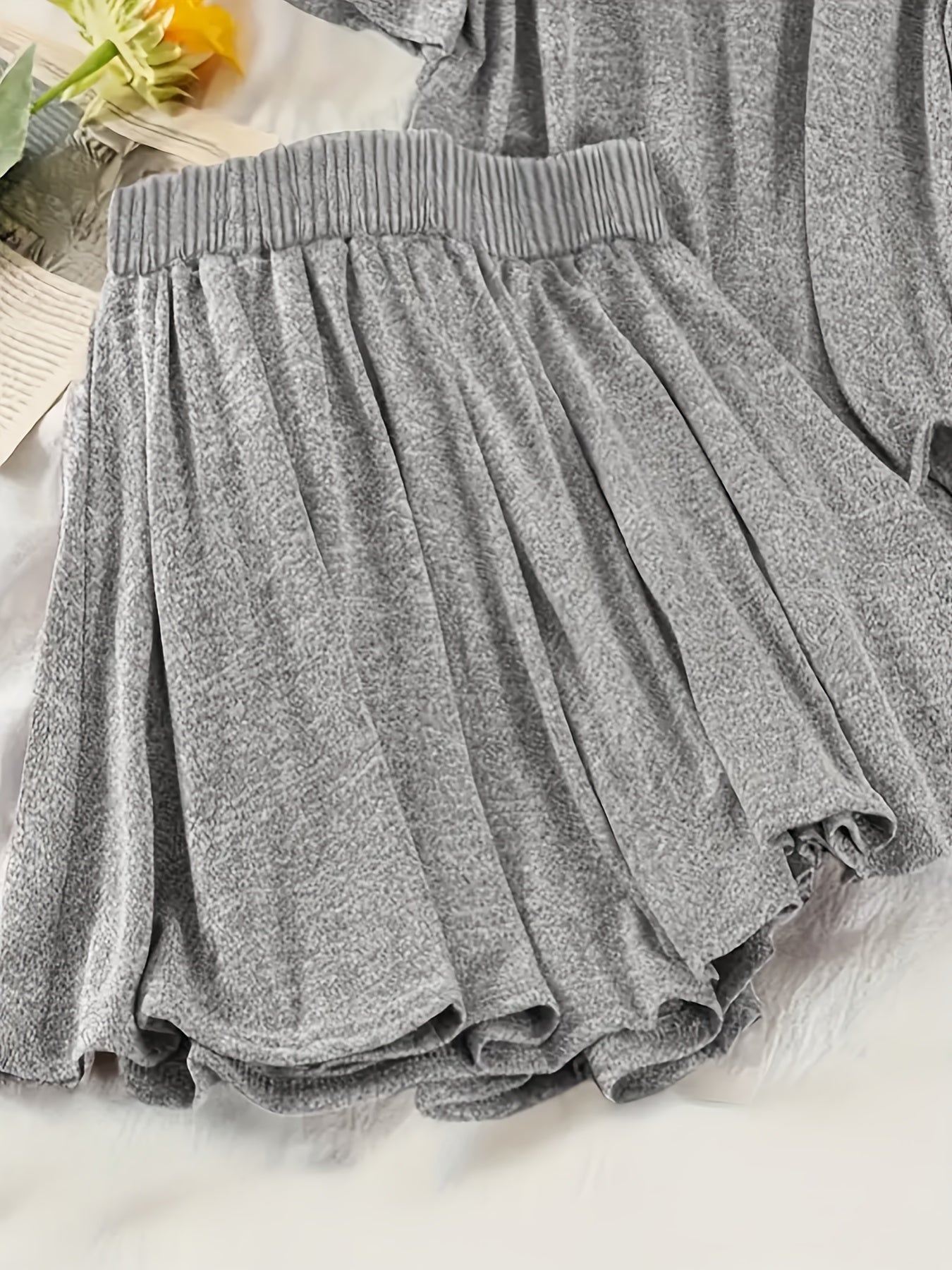 Women's Casual Two-Piece Set with Hoodie Top and Shorts – Casual Comfort for Spring & Summer