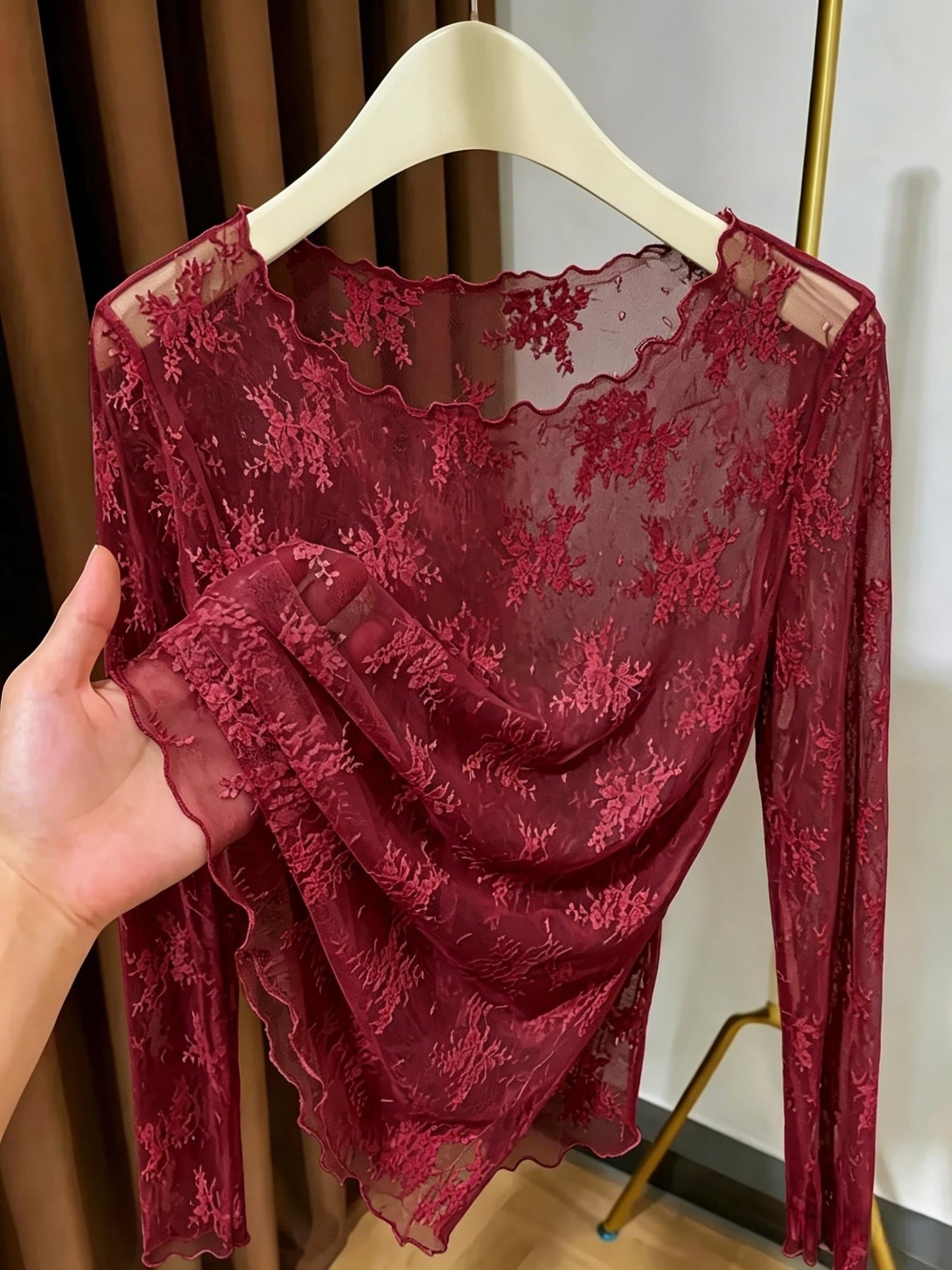 Women's long-sleeve shirt with floral embroidery and transparent design – elegant and versatile lace look for special occasions