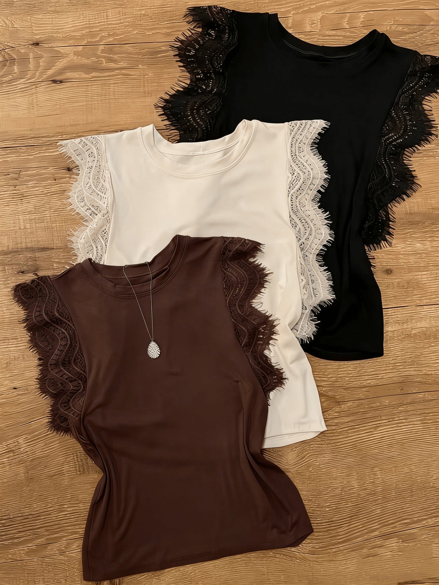 Damen Spitzen-Top mit Flügelärmeln – Elegantes Sommer Oberteil im Casual-Look