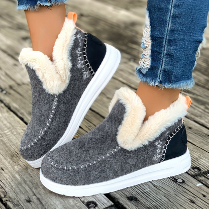 Women's warm slippers with faux fur lining & embroidery