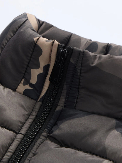 Unisex quilted camouflage vest with stand-up collar