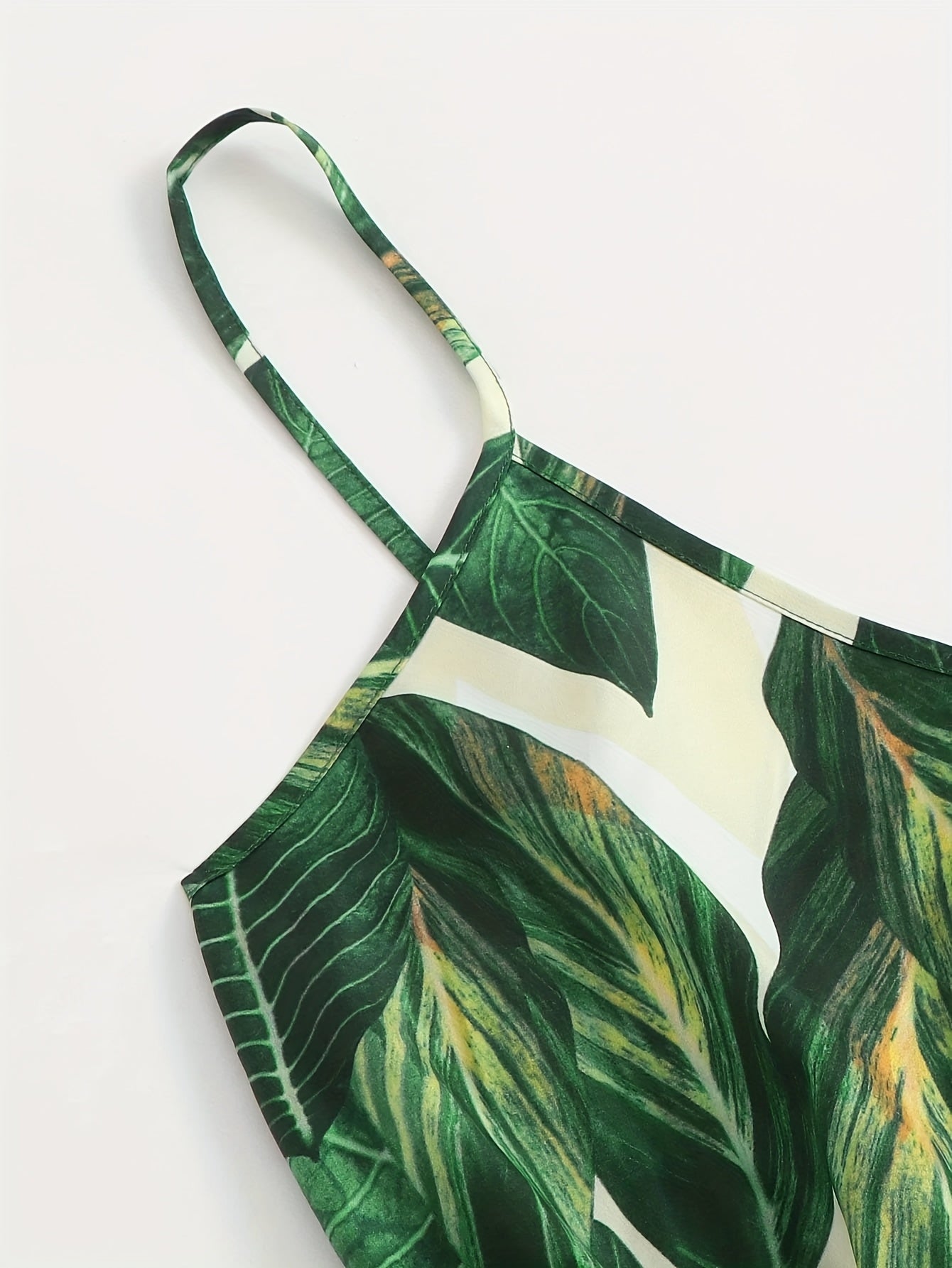 Women's jumpsuit with tropical leaf print – summery one-piece for vacation & leisure