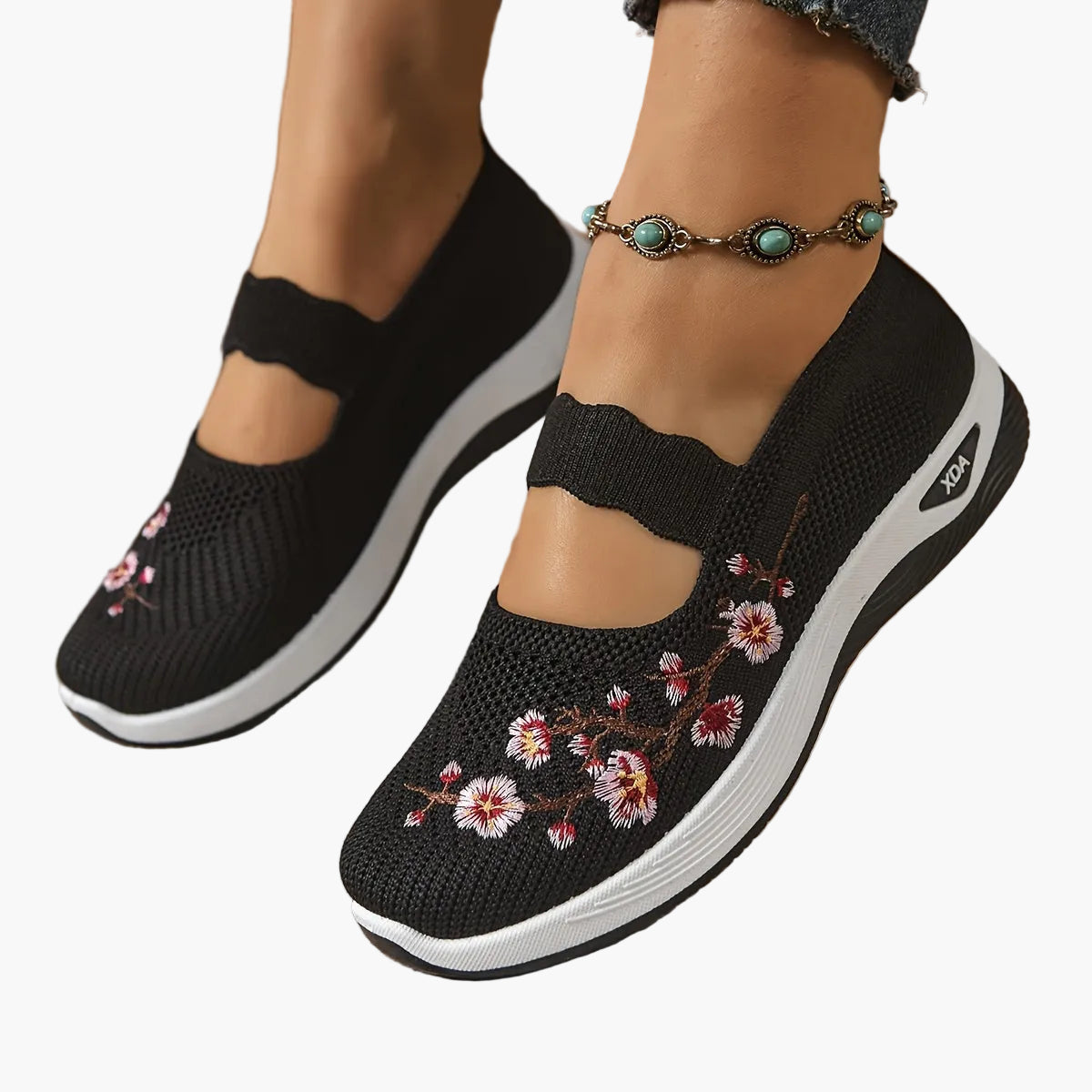 Women's Comfort Slip-ons with Embroidery and Wedge Heel – Casual and Everyday Use