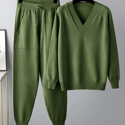 Two-piece women’s knitted set with a V-neck sweater and jogger pants in a beige ribbed-knit design