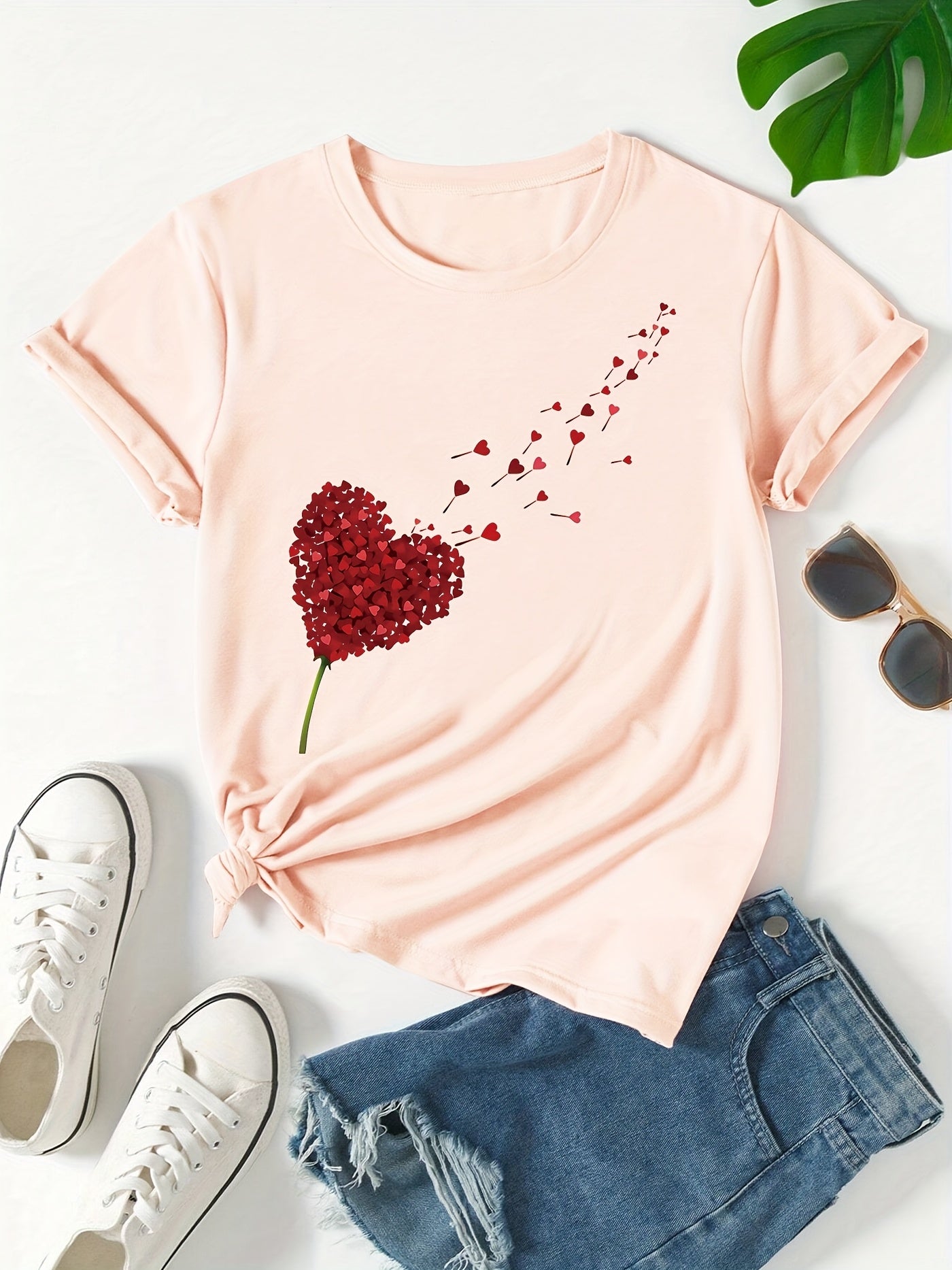 Women's T-Shirt with Heart Pattern – Trendy Casual Shirt for Summer and Everyday Wear