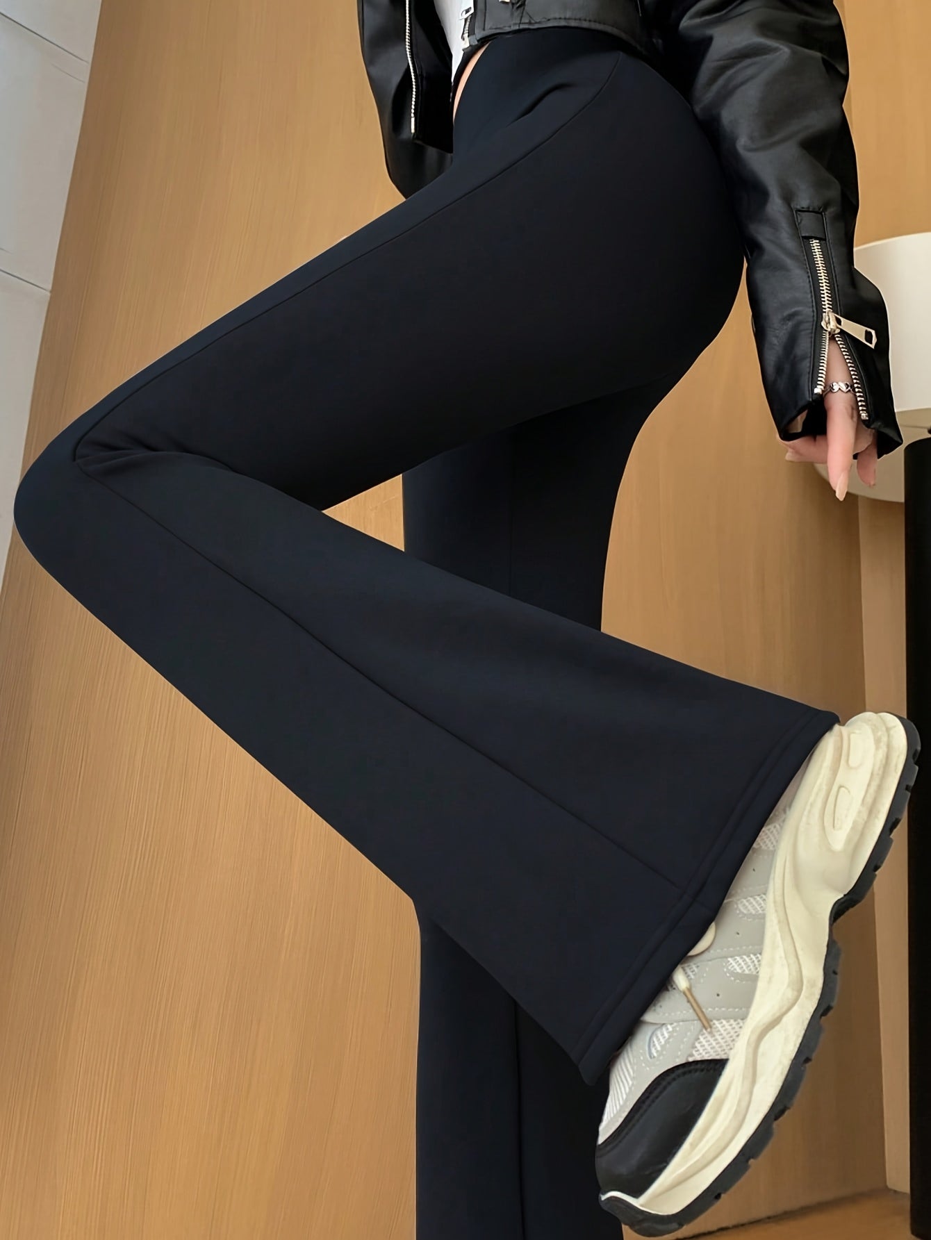 Damen Schlaghose mit Thermo-Futter – Warme Leggings mit weichem Plüsch innen, Schwarz