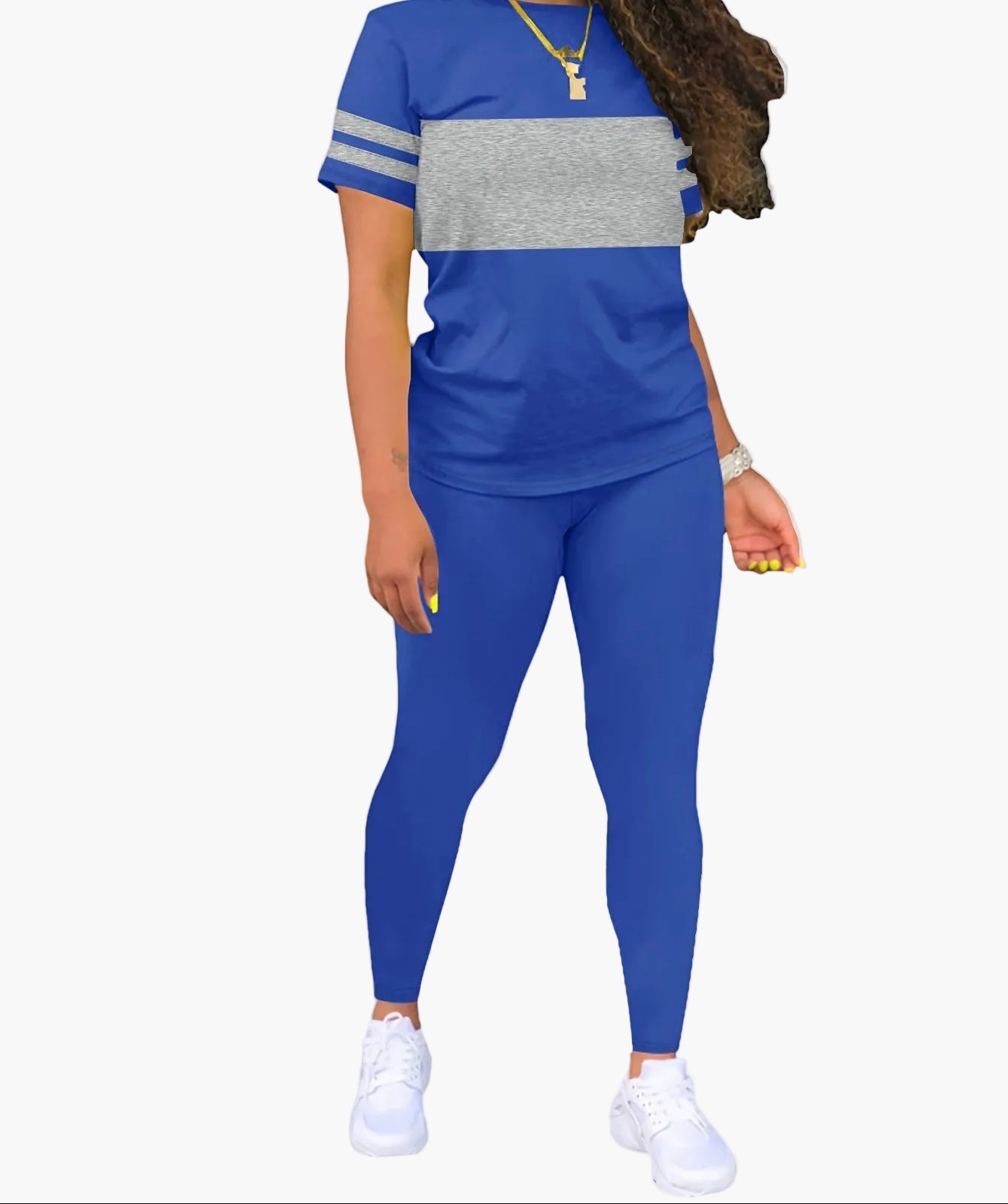 Women's sporty casual set with T-shirt and leggings – modern outfit for everyday and fitness