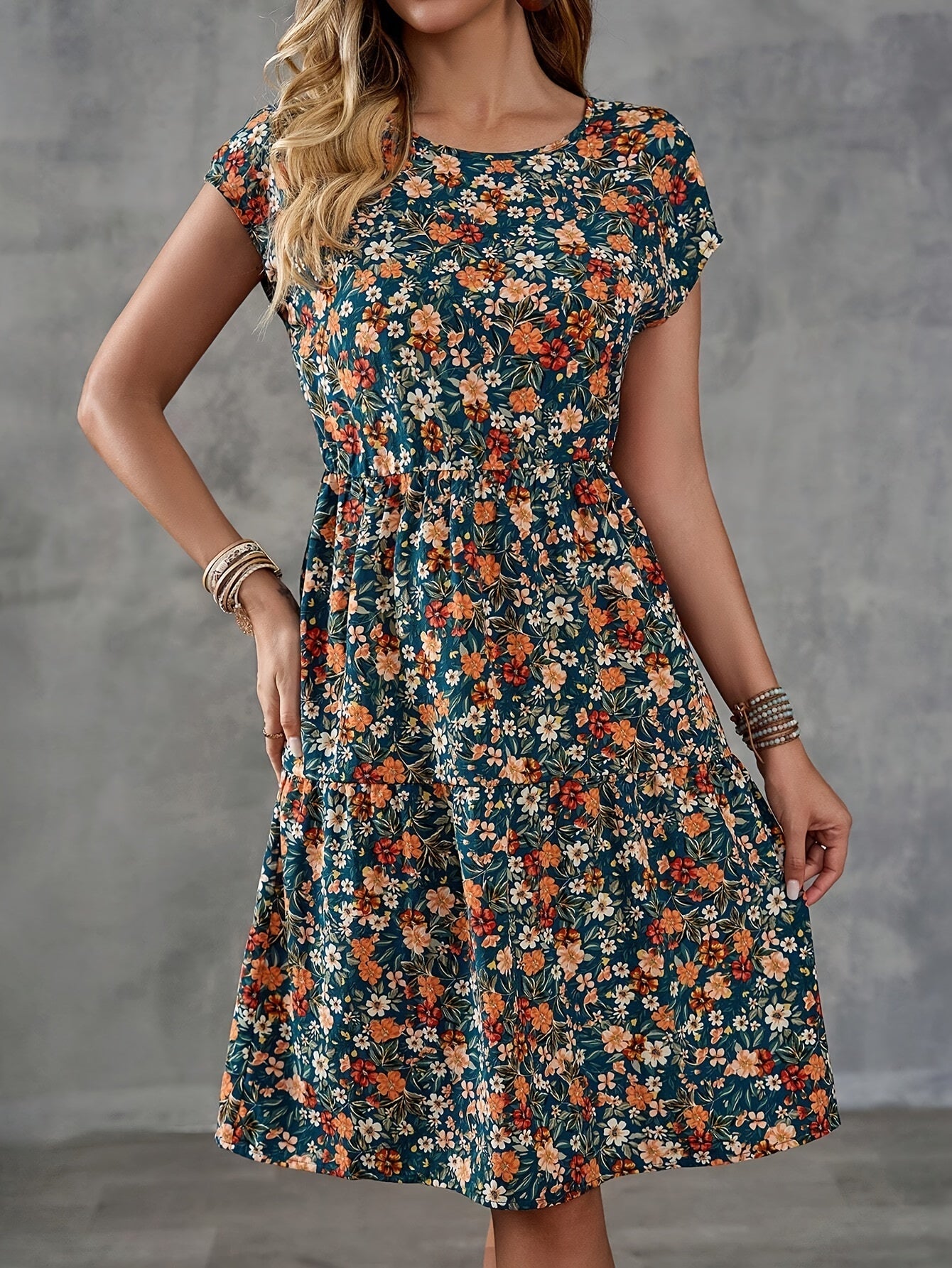 Women's summer dress with floral pattern – casual & vacation, A-line dress, knee-length, short sleeve