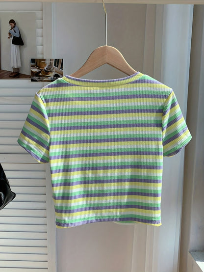 Women's Short-Sleeve T-Shirt with Stripe Pattern – Modern Casual Shirt in Retro Style
