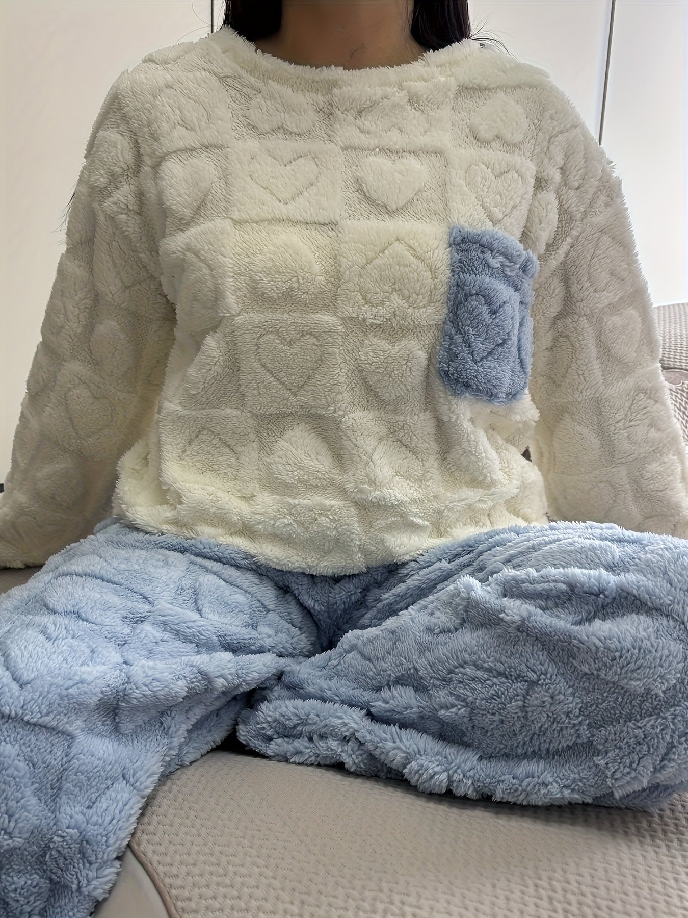 Kuscheliger Schlafanzug für Damen, zweiteilig, weich, mit Herzmuster, Plüsch