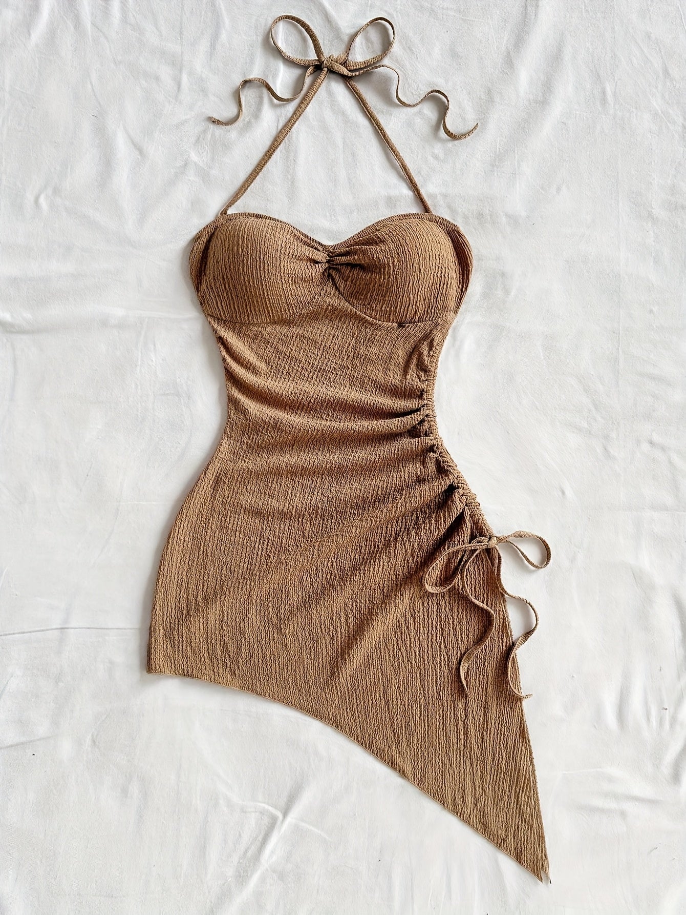 Women's bodycon dress with asymmetrical hem and halter neck – Elegant summer look for party & vacation