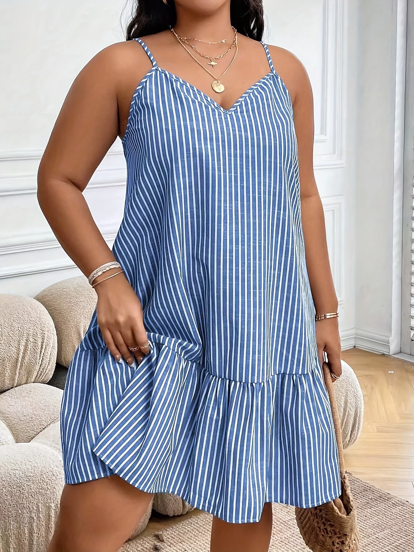 Women's A-line summer dress with stripe pattern and spaghetti straps – Casual & elegant fashion