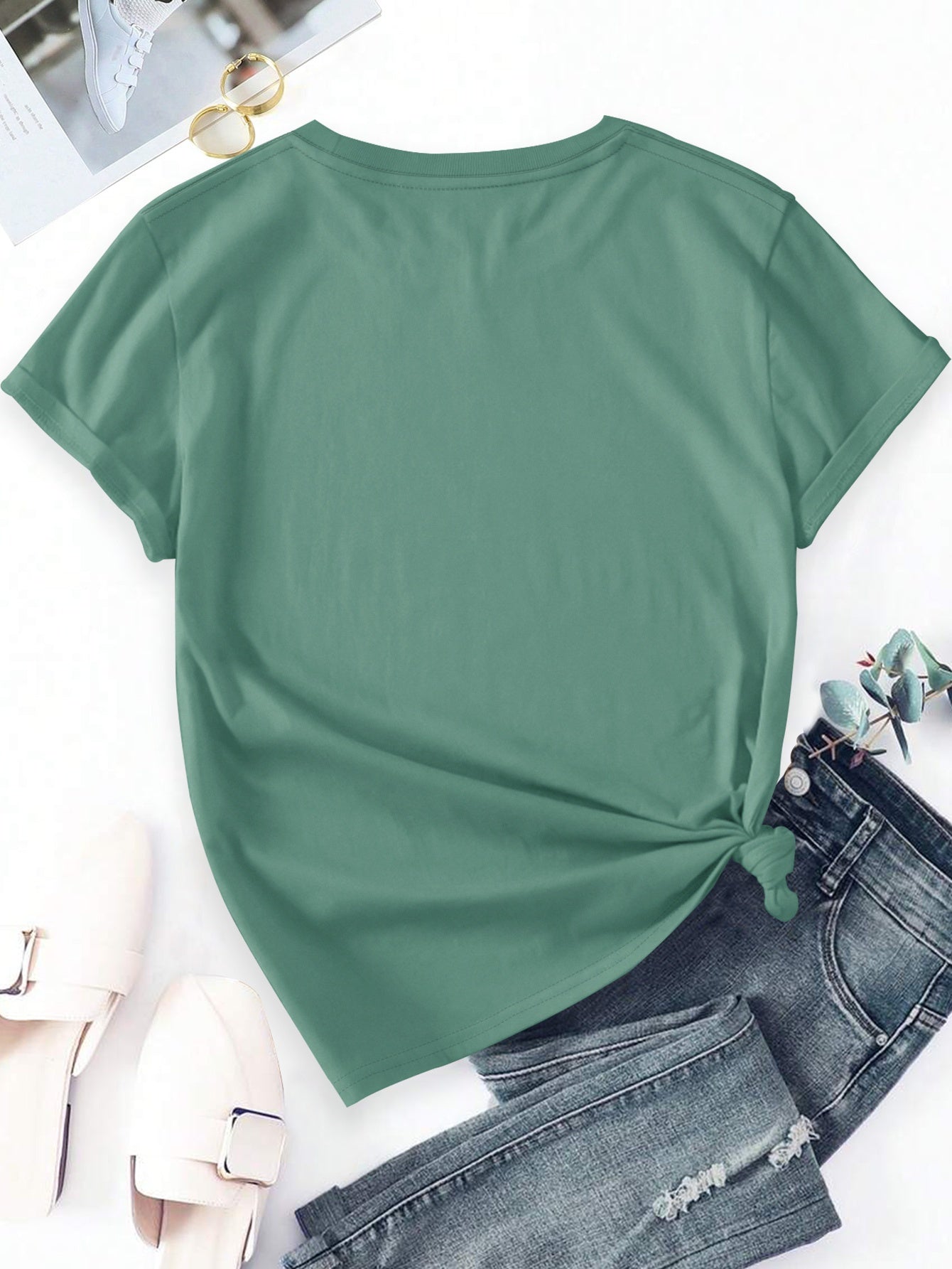 Women's T-shirt with Wildflower Print – Modern Casual Shirt with Floral Illustration, Short Sleeve, Ideal for Everyday & Leisure