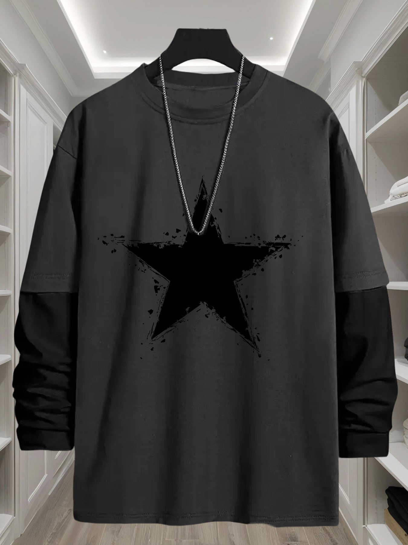 Men’s long-sleeve T-shirt with star print and contrast sleeves