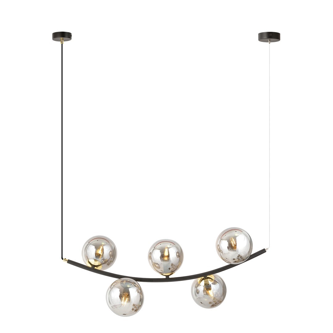 Zwarte halfronde hanglamp met vijf grafietkleurige glazen bollen en goudkleurige details