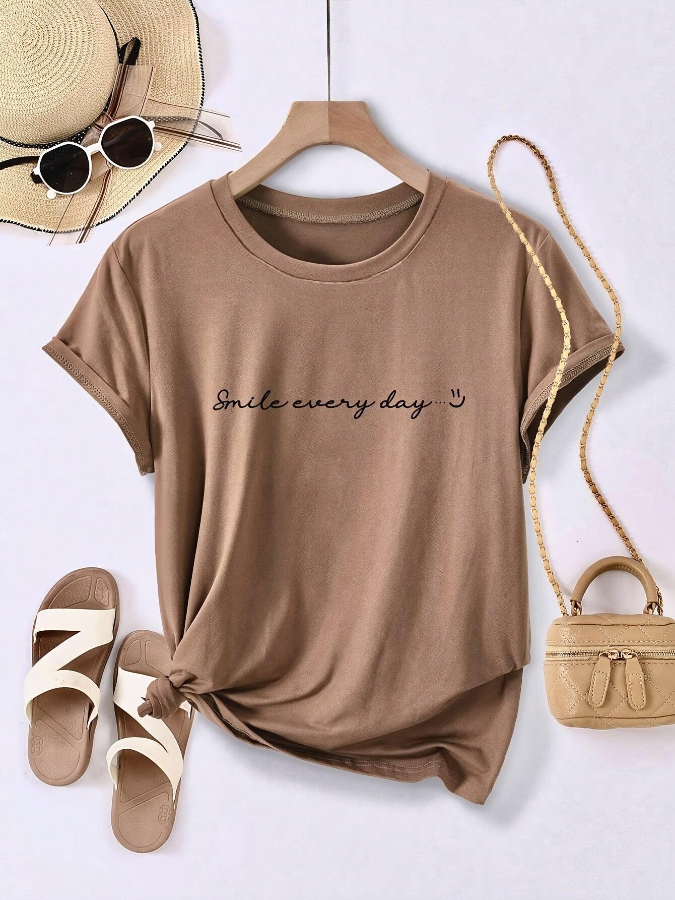 Women's T-shirt with Statement Print Smile Every Day – Casual Summer Shirt for Leisure & Vacation