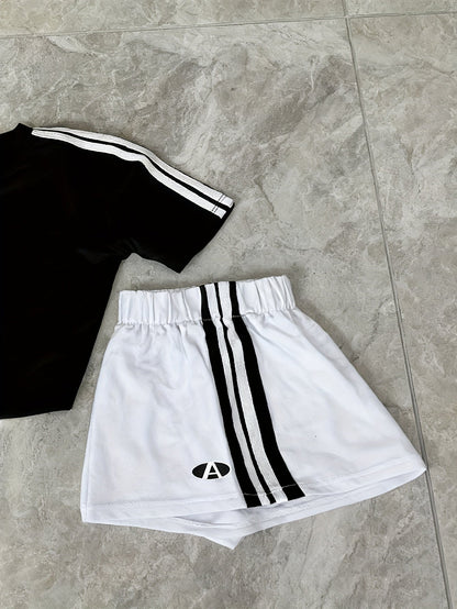 Women's Sports Two-Piece Set – Trendy Crop Top & Shorts for Fitness and Leisure