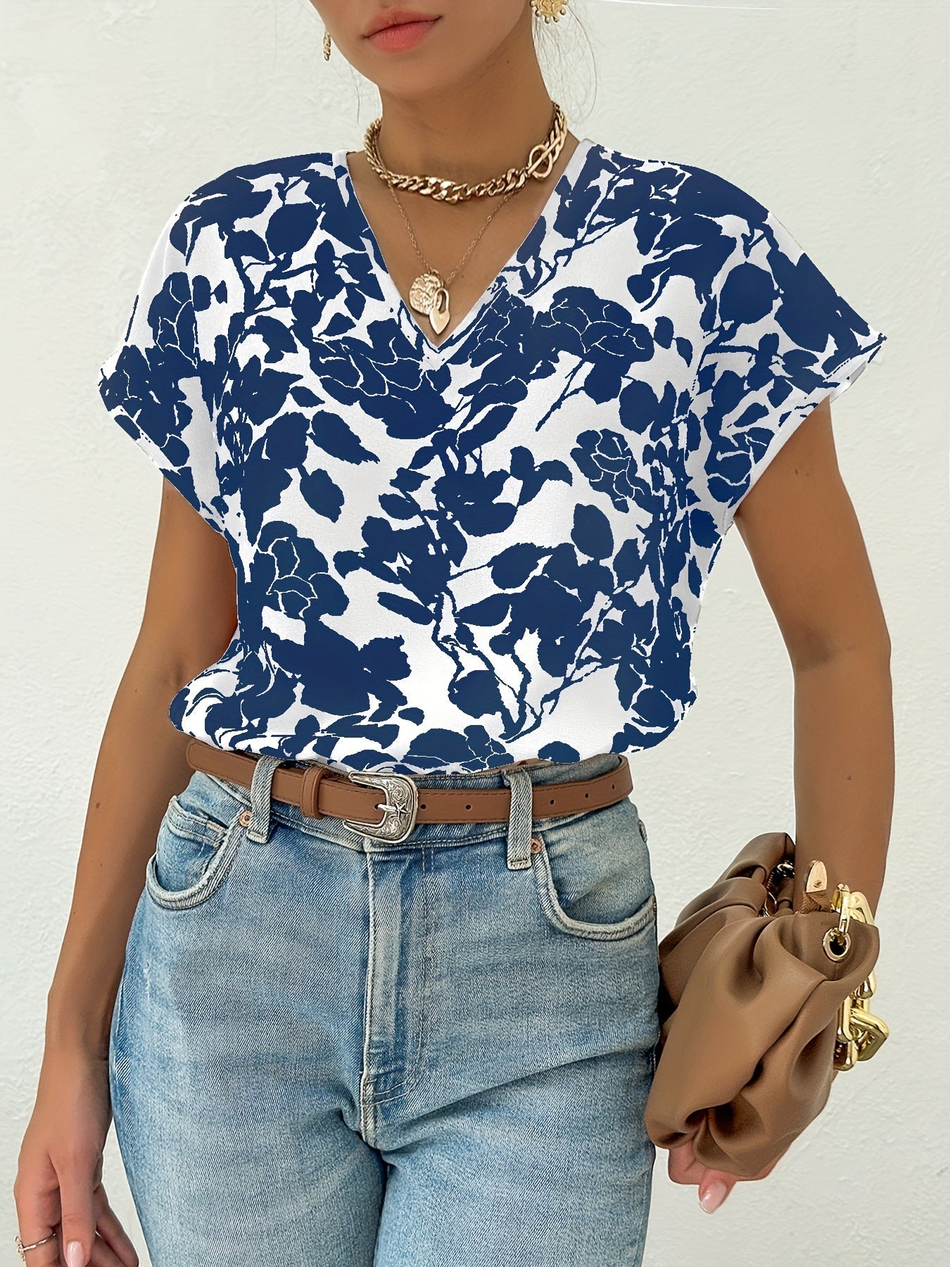 Women's Elegant Summer Blouse Shirt with Floral Pattern and V-Neck, Casual Wear