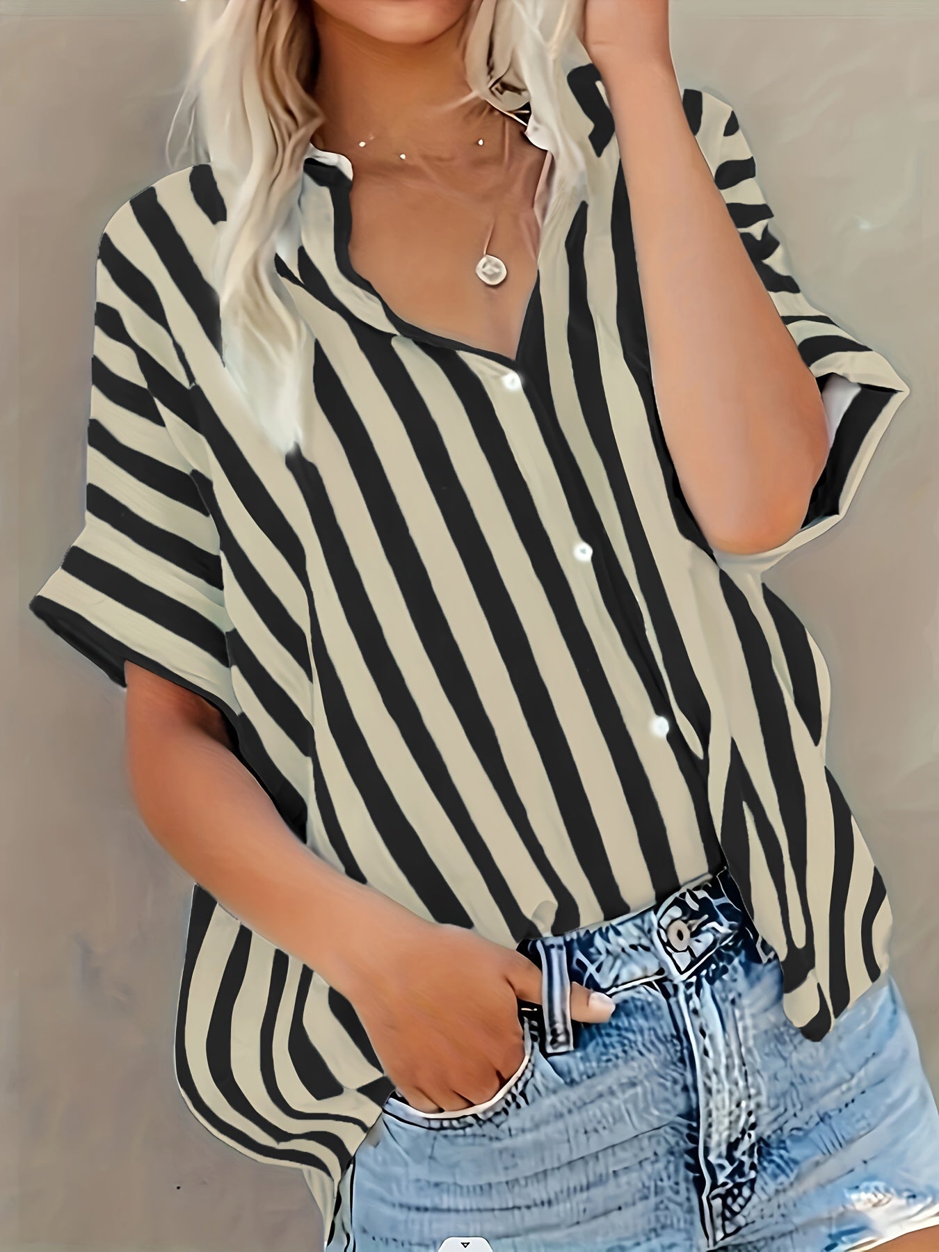 Women's summer blouse in striped look – Casual shirt for everyday and vacation