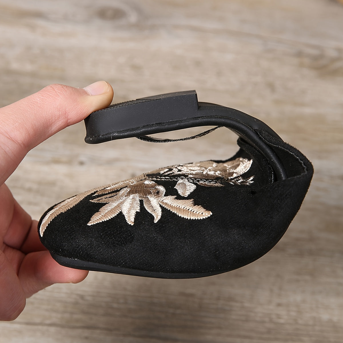 Women's Embroidered Slip-On Sandals – Fashionable Casual Shoes with Floral Pattern