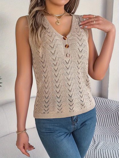 Women's knit top with V-neck and button placket – fashionable summer top for leisure and vacation