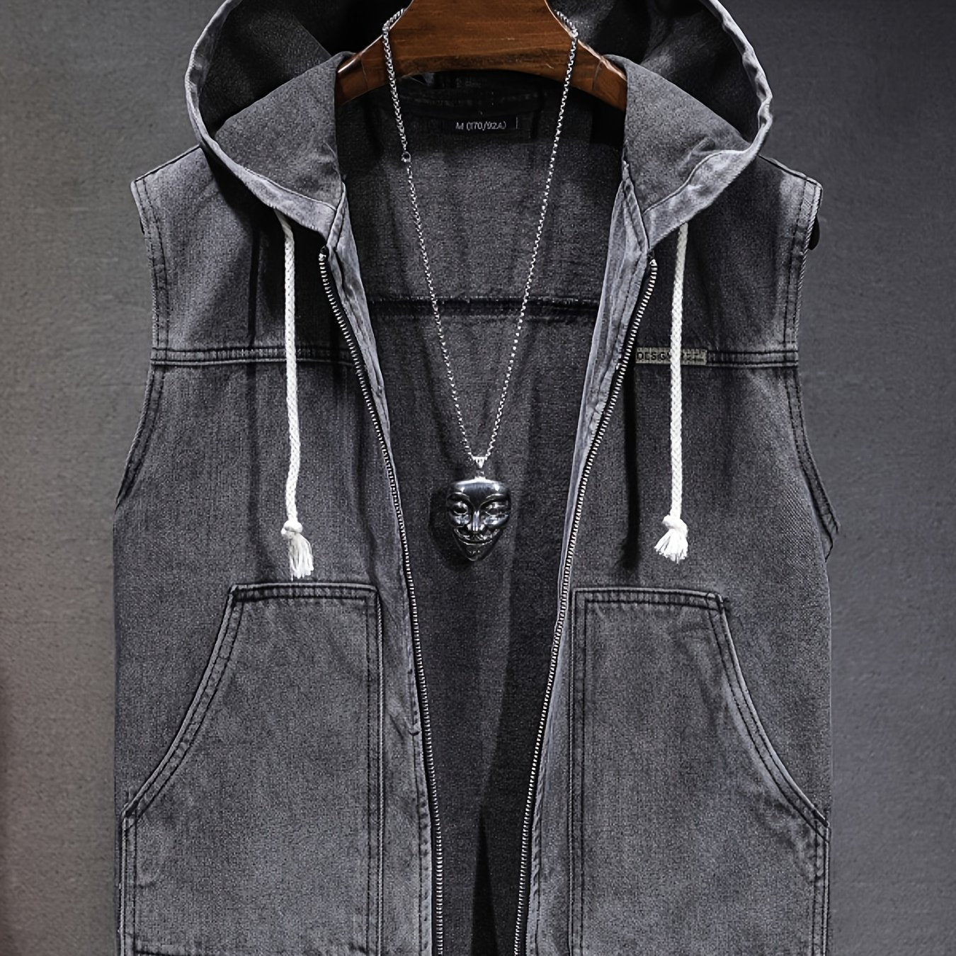 Men's denim vest with hood, sleeveless, with zipper and pockets