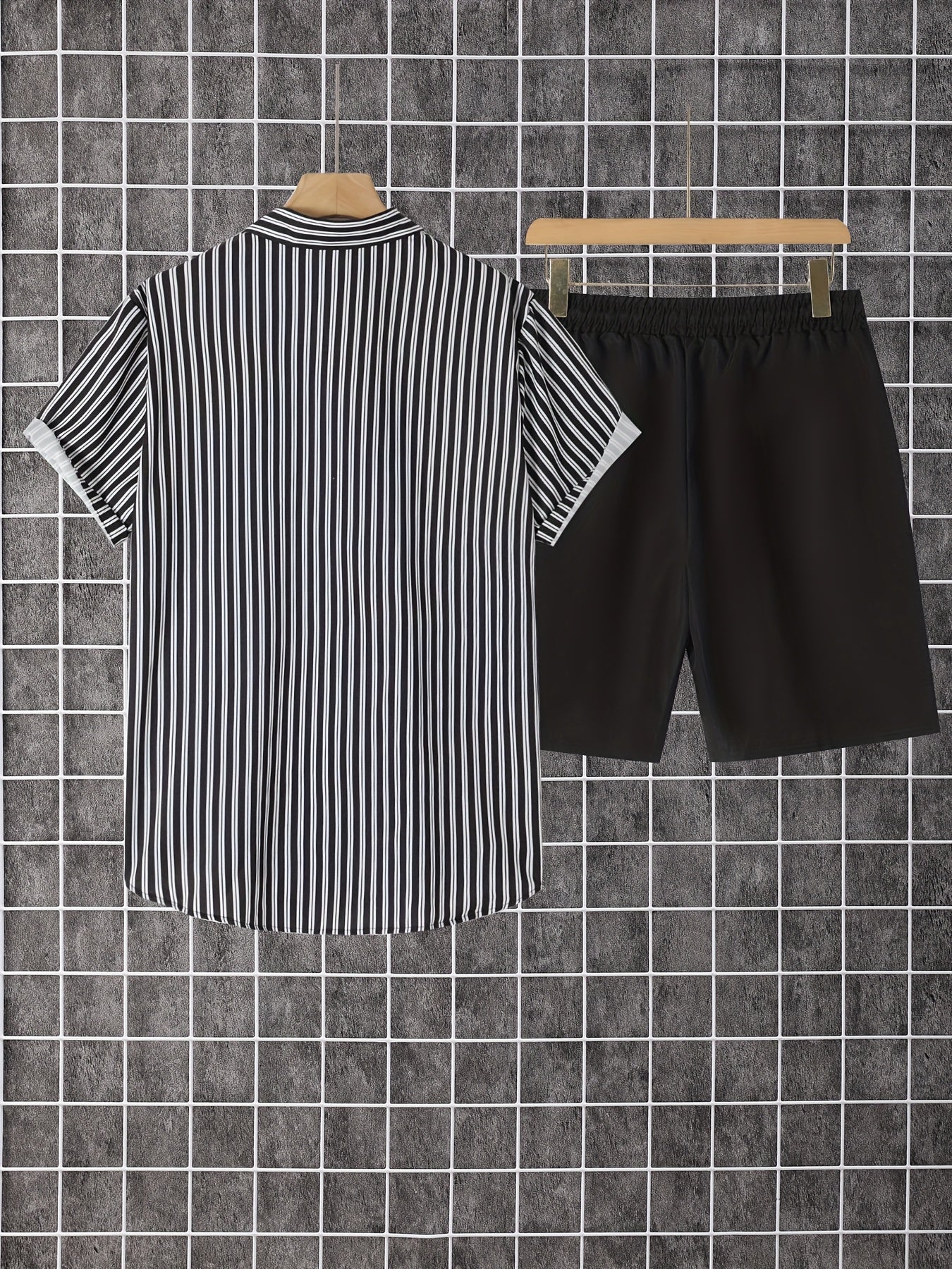 Men's Summer Set – Modern Casual Outfit with Striped Short-Sleeve Shirt and Shorts, Ideal for Vacation & Everyday Wear
