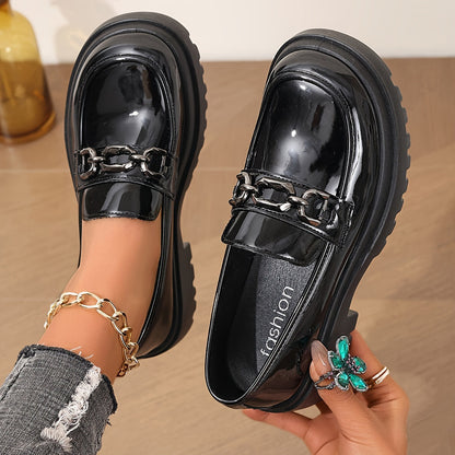 Women's Loafers with Chain Detail and Platform – Fashionable Slip-On for Everyday and Leisure