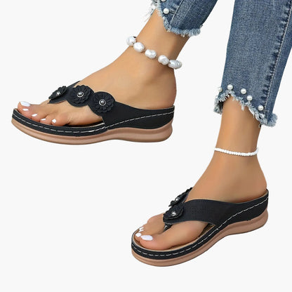 Women's Casual Thong Sandals with Flower Applique for Everyday and Leisure