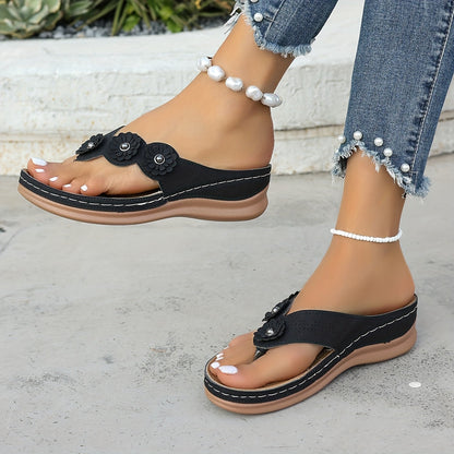 Women's Casual Thong Sandals with Flower Applique for Everyday and Leisure
