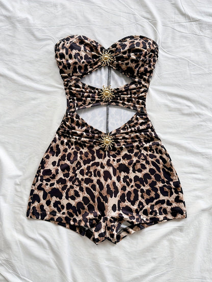 Women's Retro-Style Swimsuit with Leopard Print and Cut-Out Design – Fashionable Bandeau Swimsuit for Summer