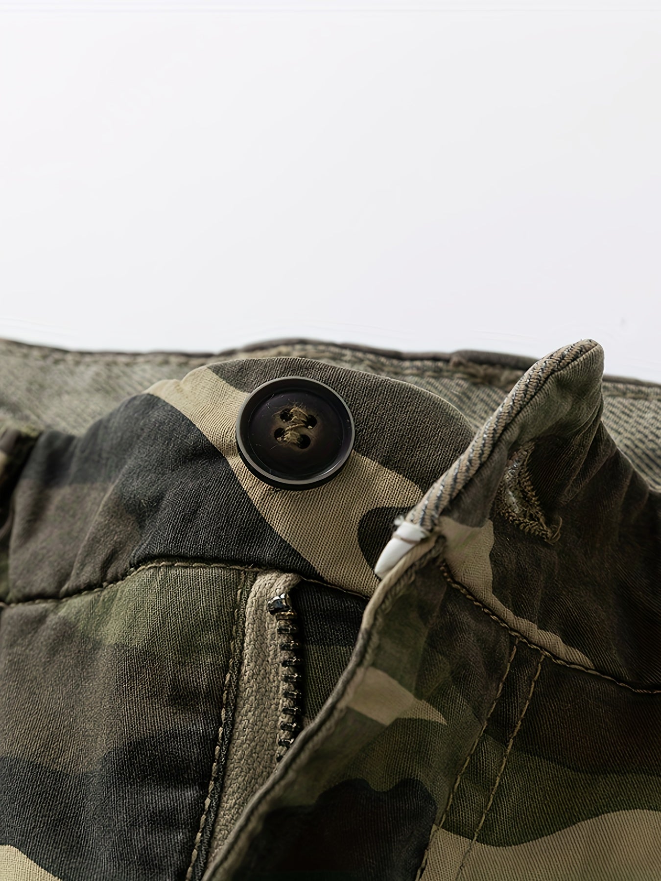 Men's Cargo Shorts in Camouflage Style for Outdoor & Leisure – Regular Fit, Casual, with Pockets