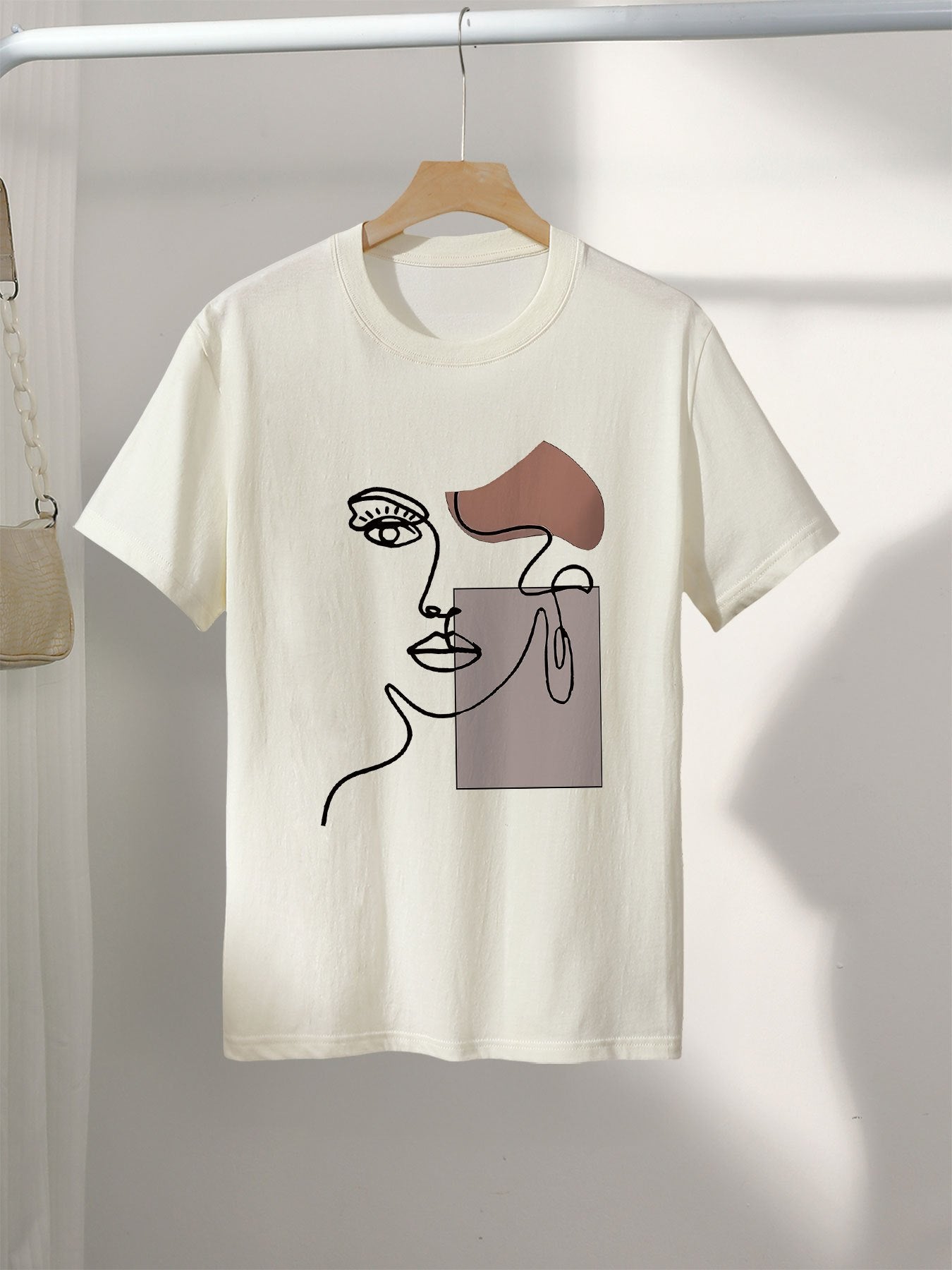 Women's T-shirt with Abstract Face Print, Modern Art Style, Casual Fashion