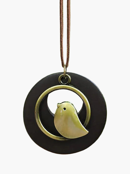 Unisex Old-Fashioned Necklace with Bird Pendant in Antique Style – Jewelry for Women and Men