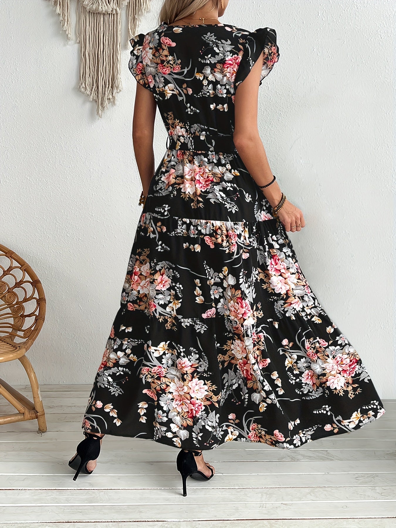 Women's Maxi Dress with Floral Pattern, V-Neck, Belt – Elegant Summer Dress for Vacation & Leisure