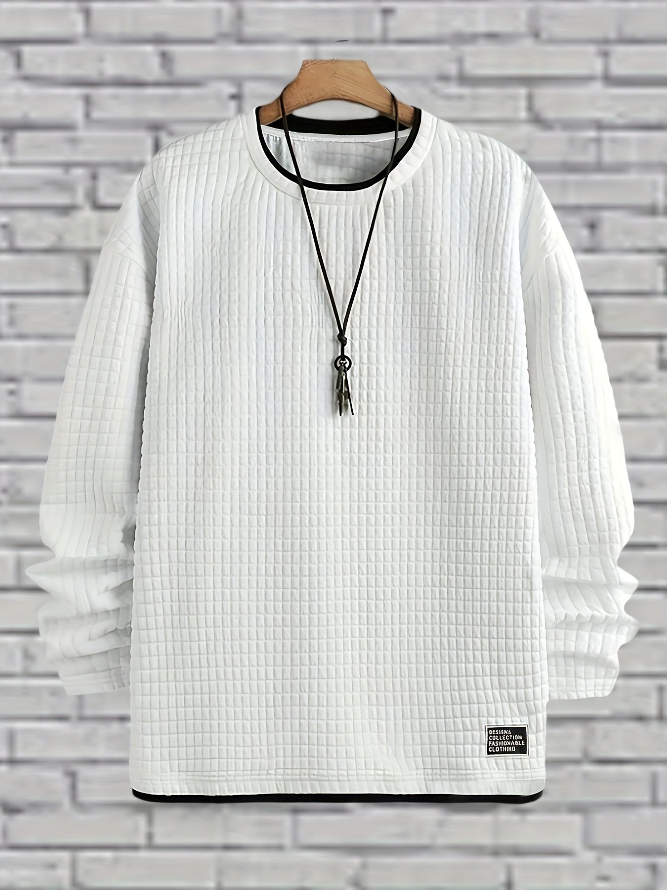 Men's two-piece set: quilted crew-neck pullover & jogging pants in white and black