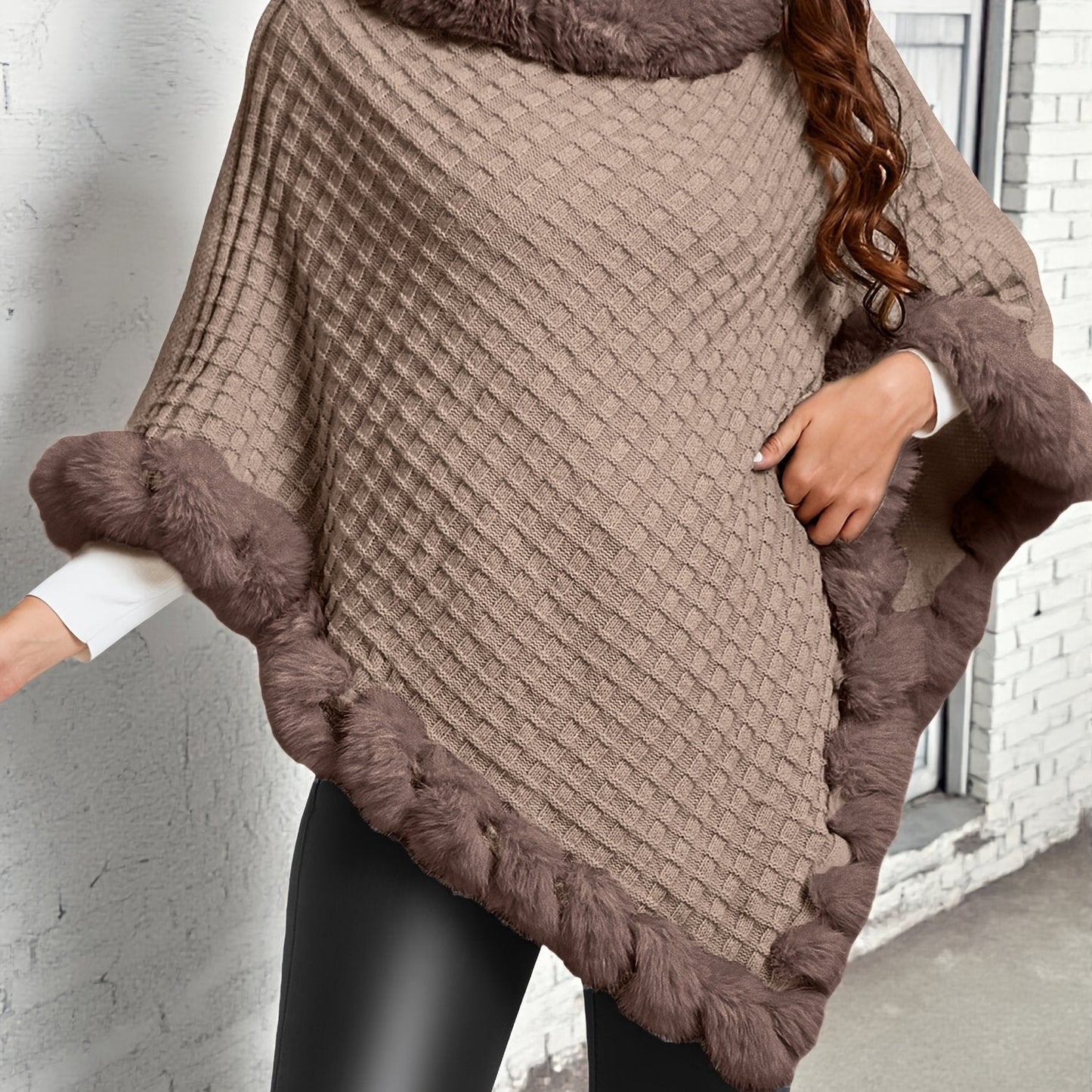 Damen Poncho gestrickt mit Kunstfellbesatz Wickelponcho