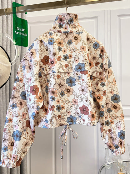 Women’s short jacket with stand-up collar and patterned print