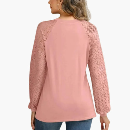 Women's blouse with pleated design and lace sleeves – Elegant fashion for everyday and office