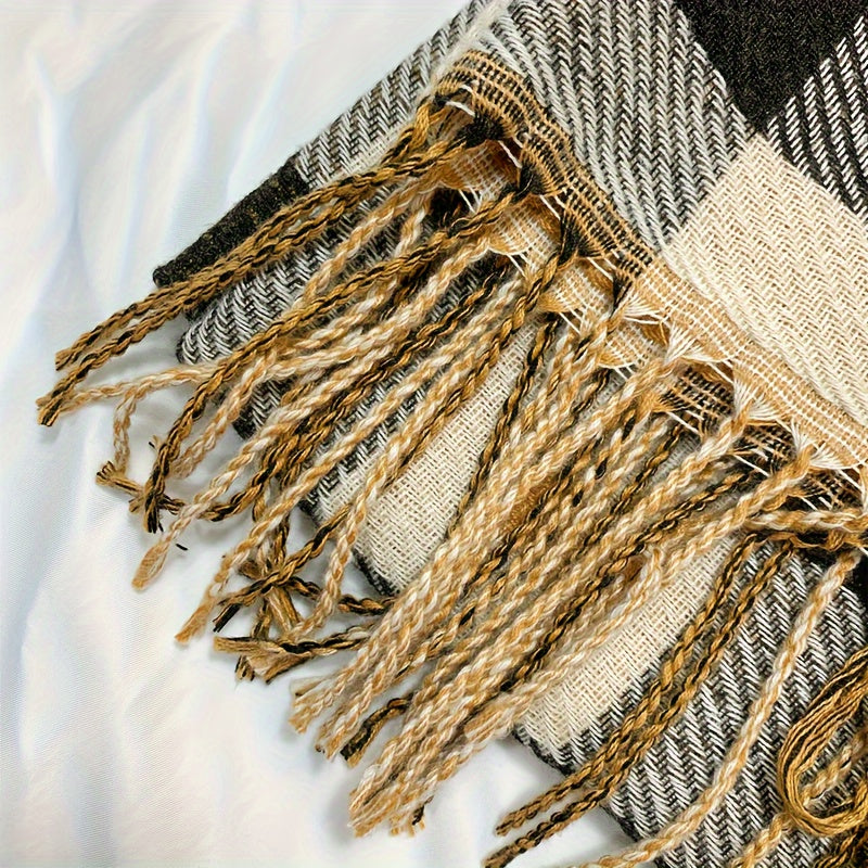 Plaid scarf with a heart pattern and fringes, brown women’s scarf