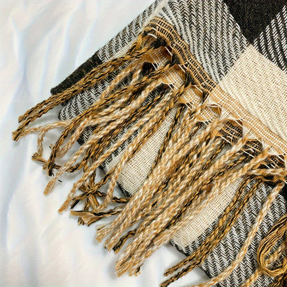 Plaid scarf with a heart pattern and fringes, brown women’s scarf