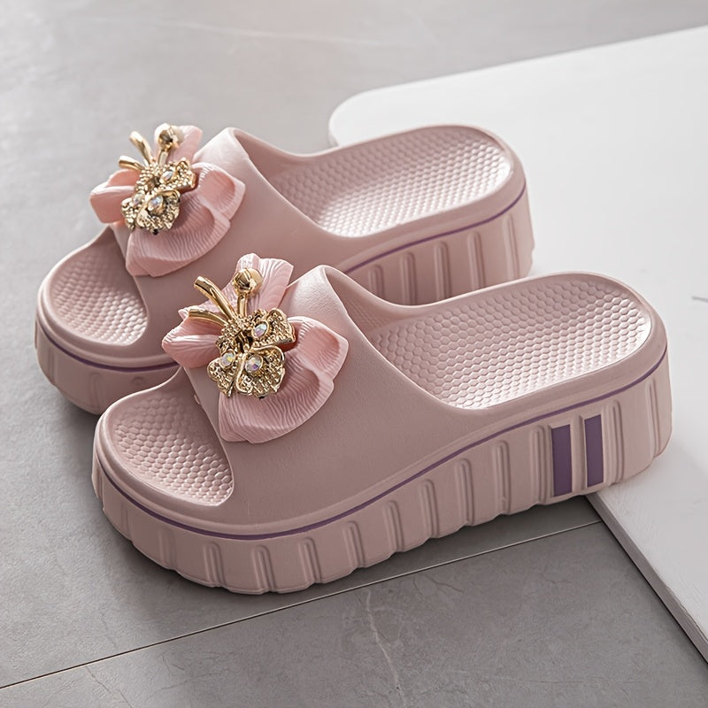 Women's platform slides with decorative embellishment – fashionable casual sandals for everyday wear and going out